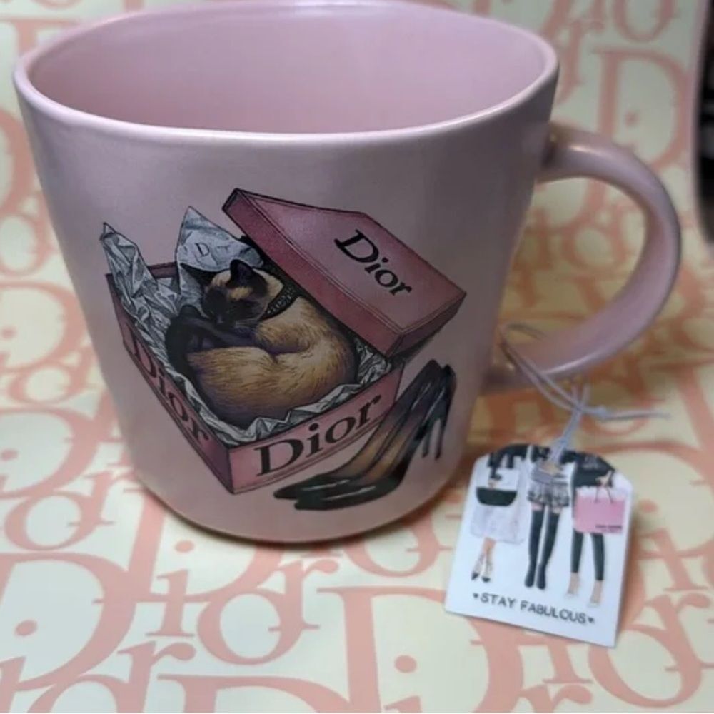 AMANDA GREENWOOD ART DIOR CAT DESIGN MUG
